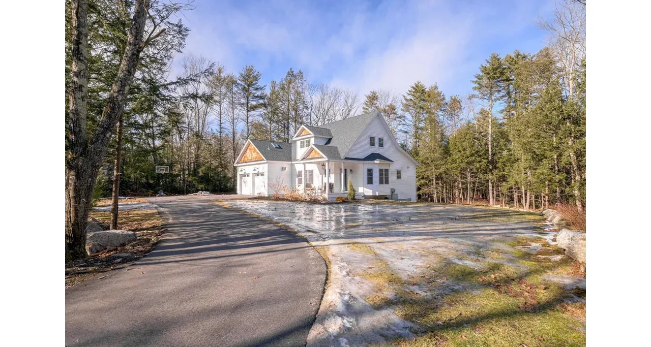 New Listing! 7 Pebble Way, Falmouth, ME 04105 – $988,000