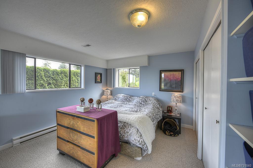 2039 Lowe Rd, North Saanich
