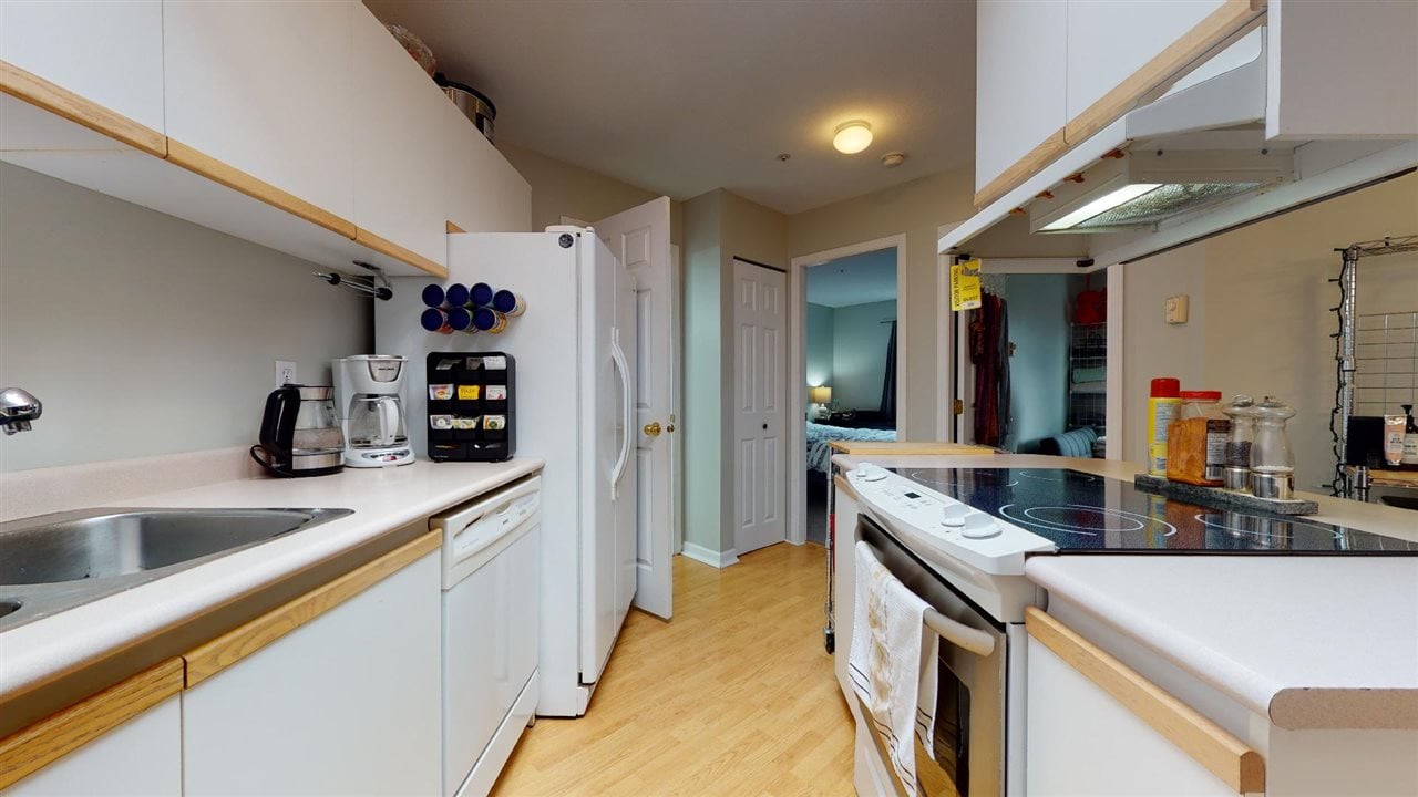 E304-40180 Willow Cres