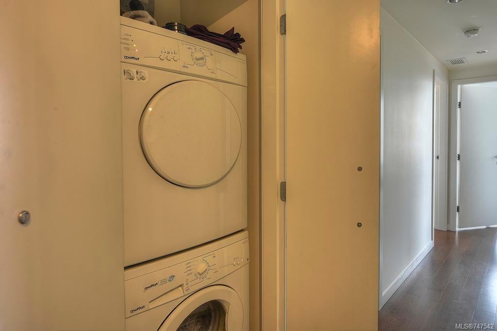 1105-707 Courtney St, Victoria