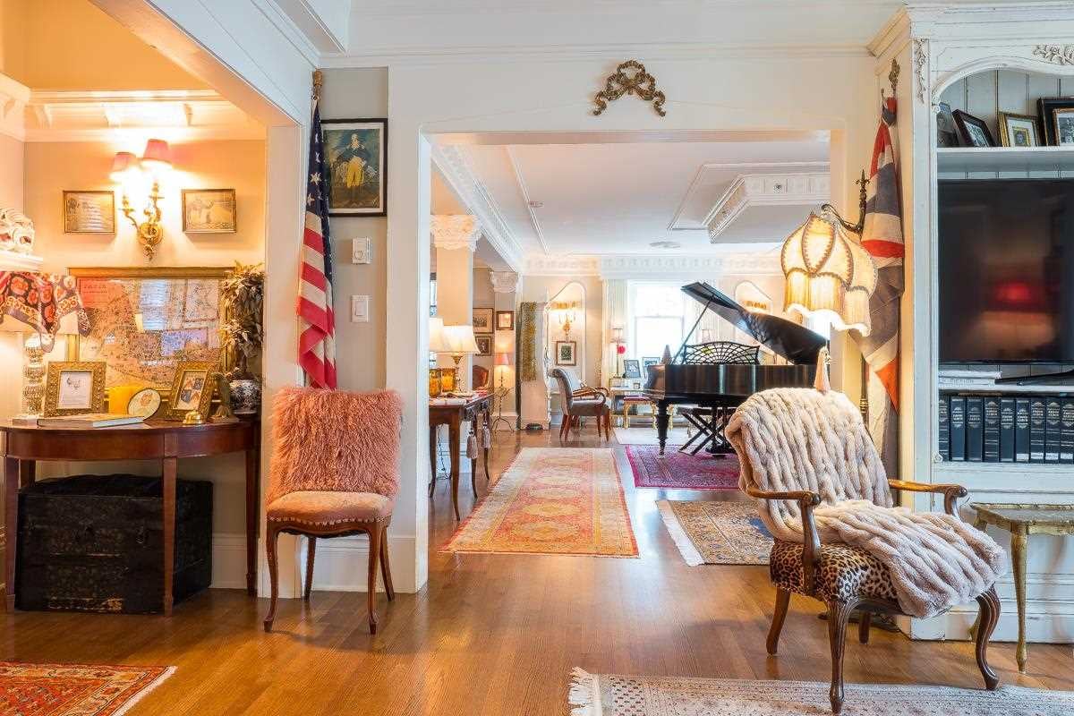 24-1386 Nicola St