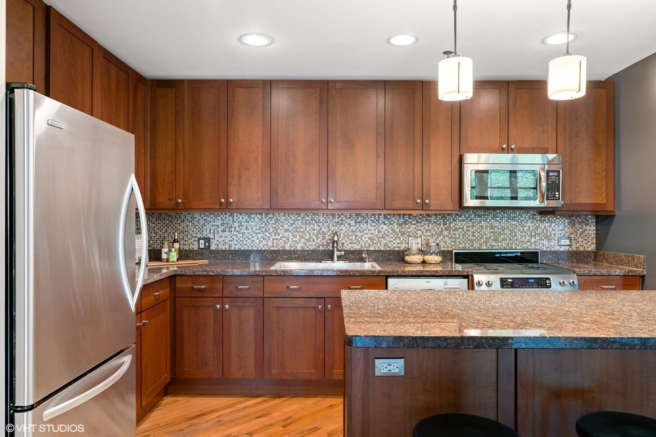 203 S Sangamon St., #202
