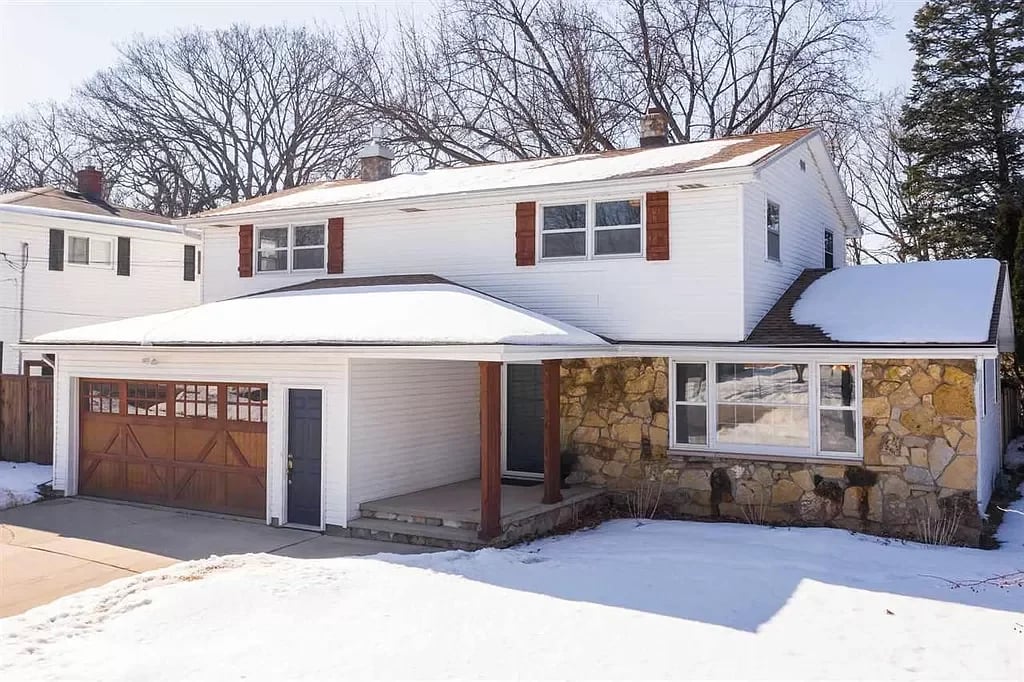 124 E Crestview Dr