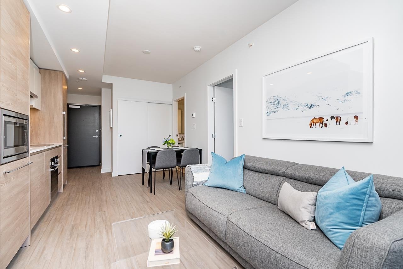 2207-13615 Fraser Hwy