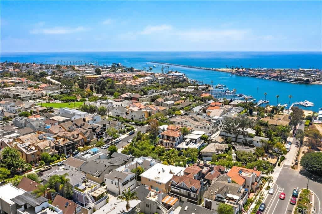 2208 Waterfront Dr