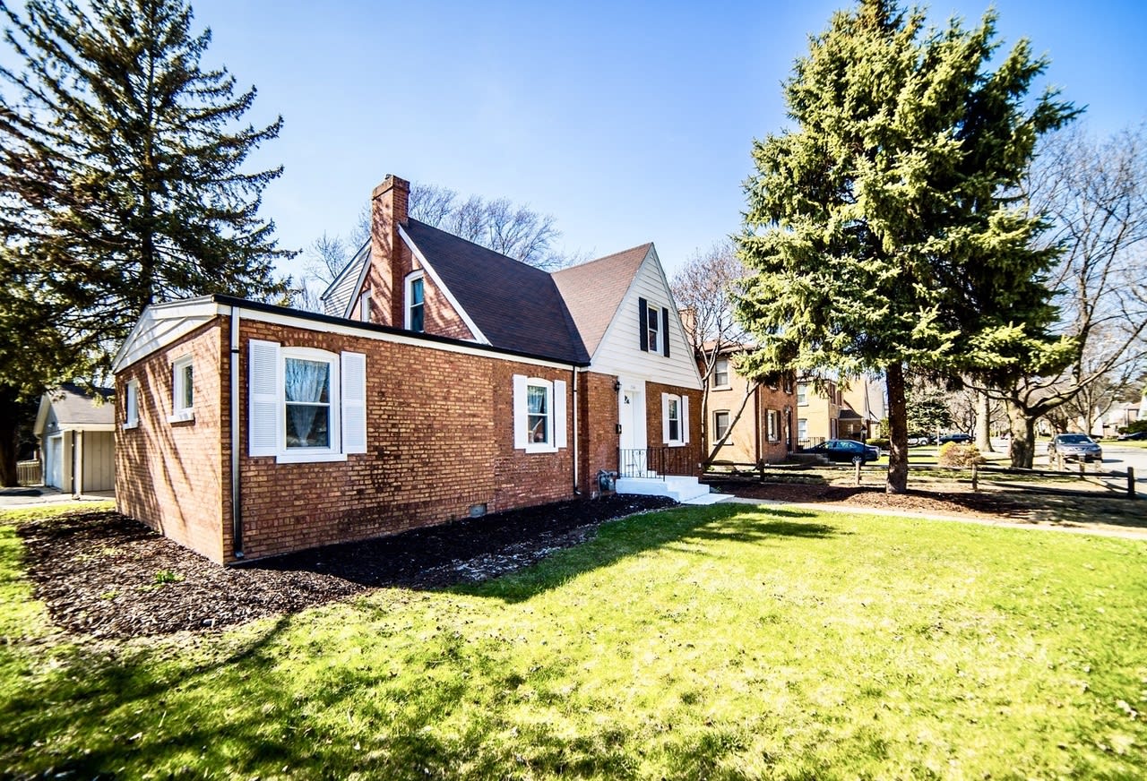 1544 Speechley Blvd