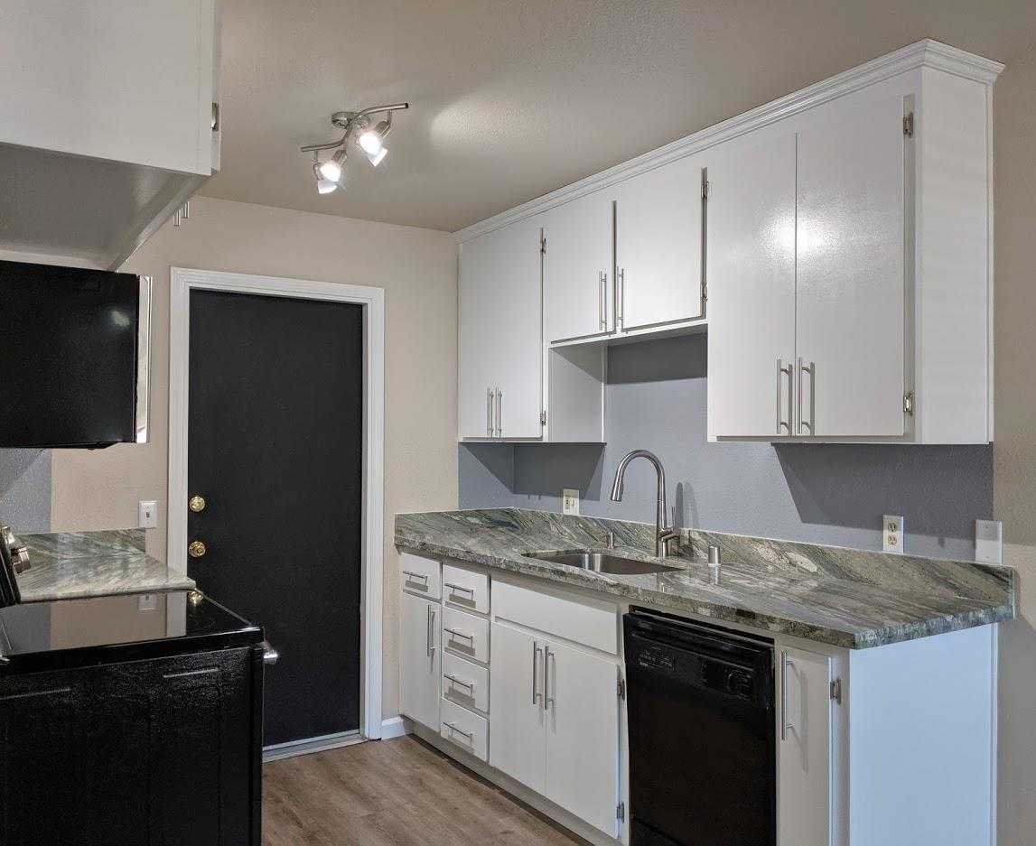6423 Pleasant Valley Rd Apt 10