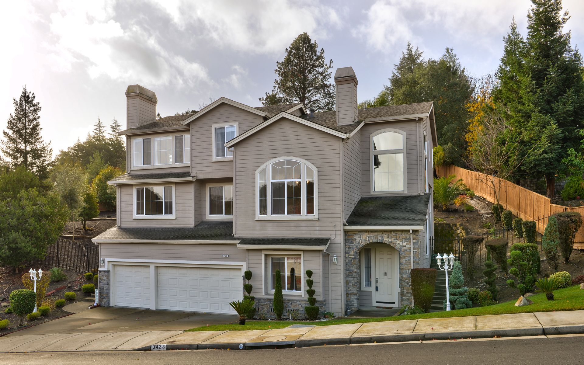 3428 Lake Park Ct