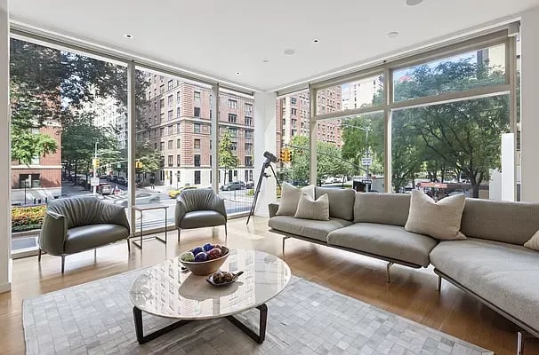 1055 Park Avenue Unit: 4
