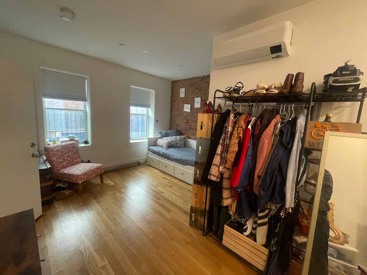 Top Floor - Gut Renovated Studio with new Kitchend & Bath - Common Laundry - Avail APRIL1