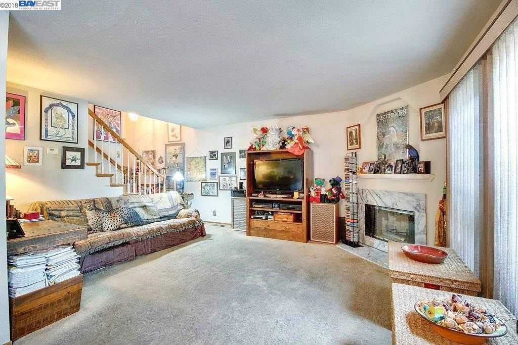 2234 Saint Claire Ct