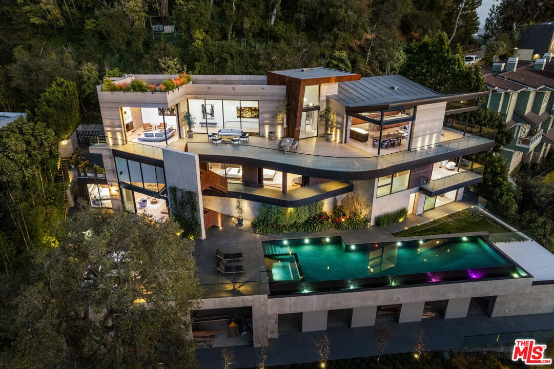 Estate Velvet