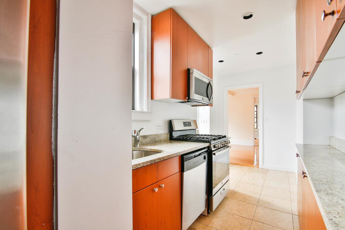 30 East 68th Street, Apt 5-A
