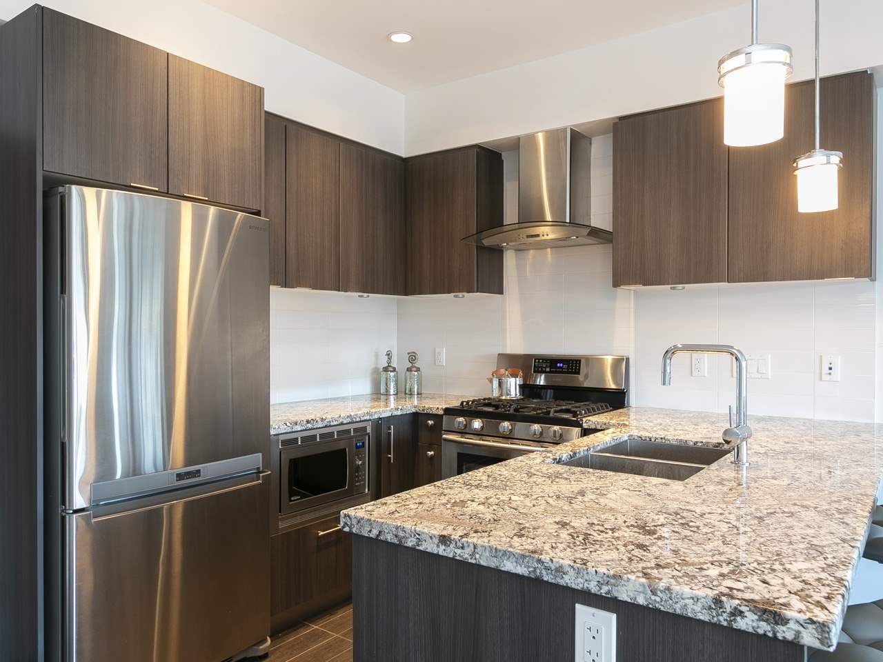 401-5688 Hastings St