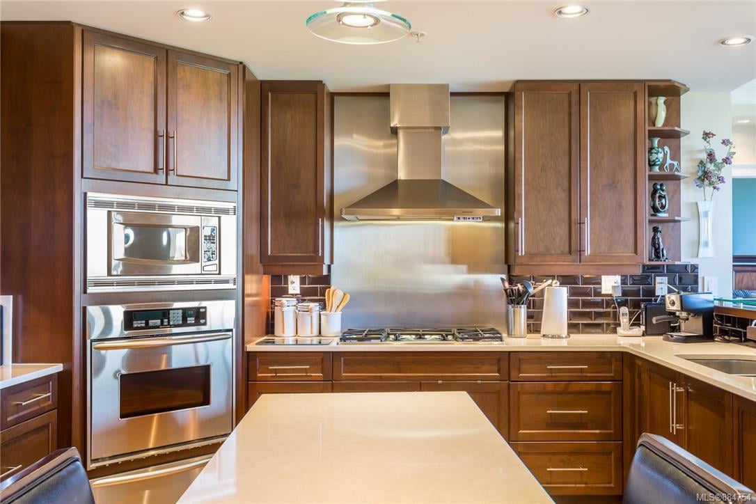 303-5332 Sayward Hill Cres