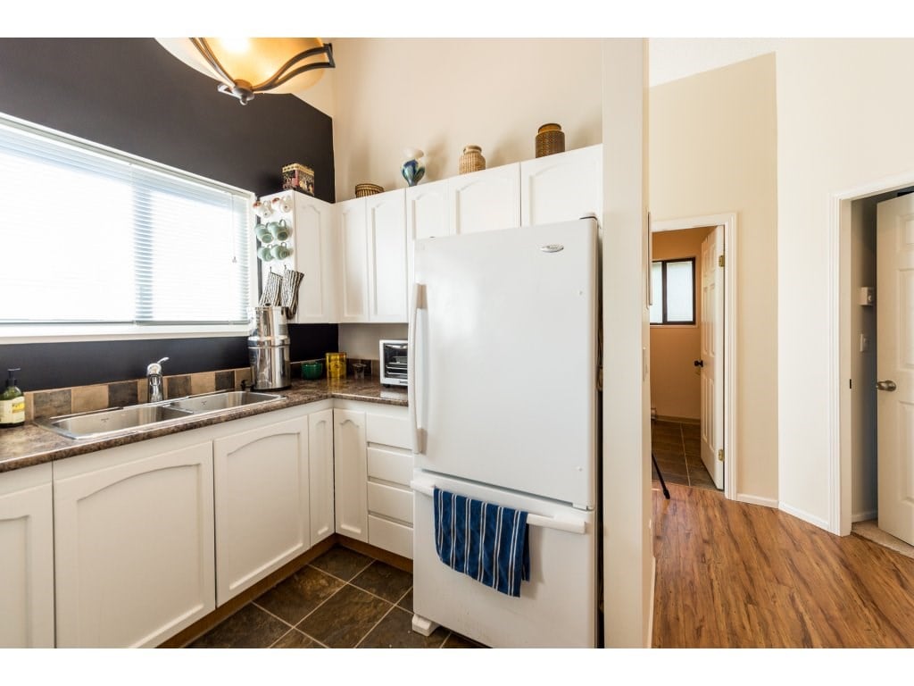 301-11726 225 St