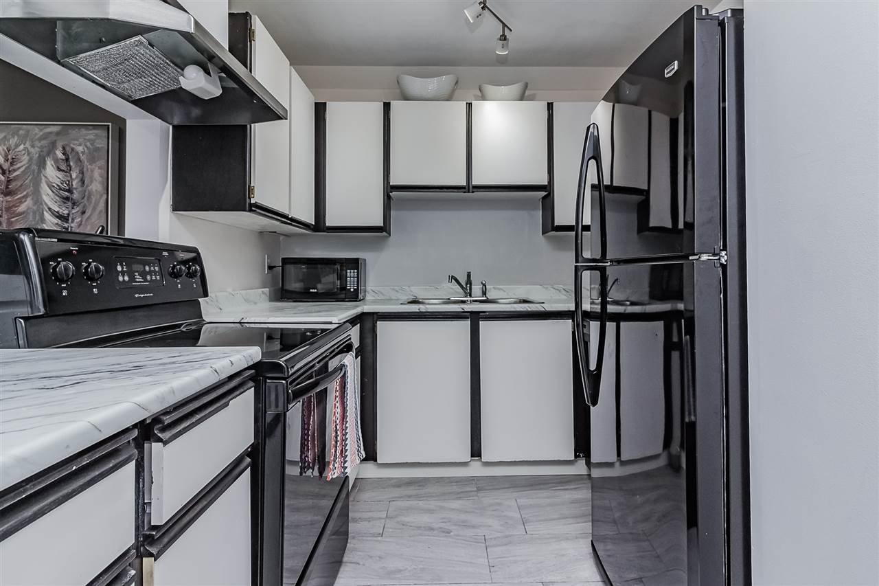 410-11671 Fraser St