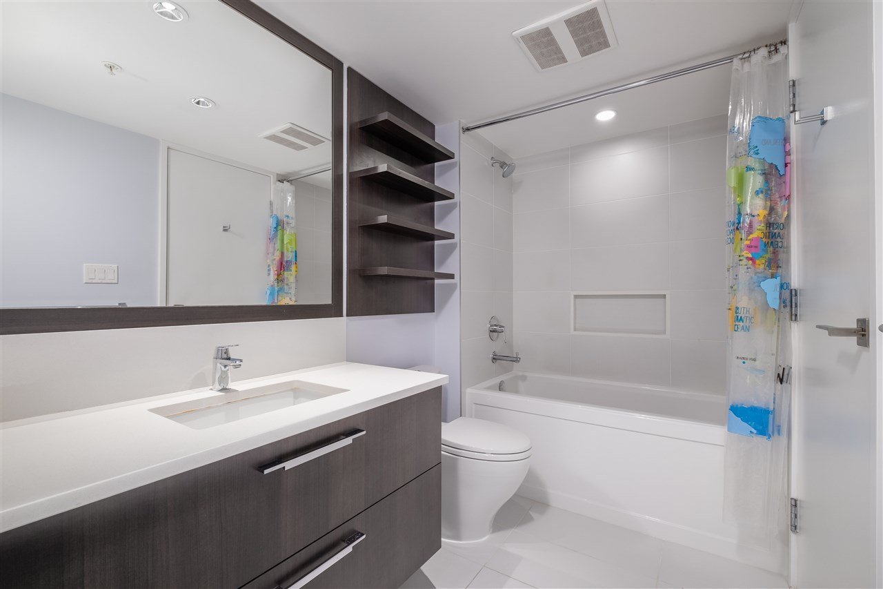 305-958 Ridgeway Ave