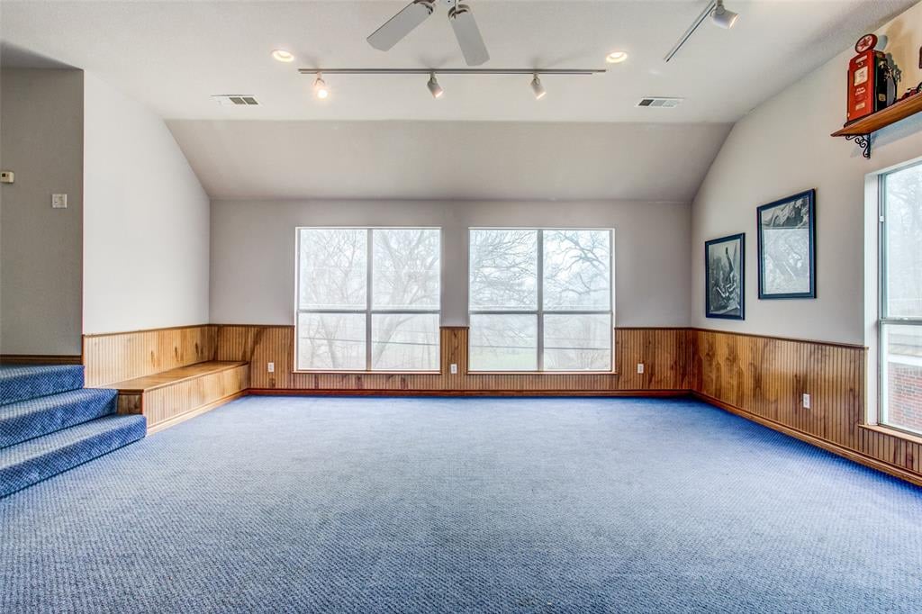 3114 Oakview Dr