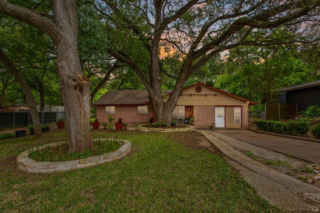 1802 Wildrose Dr