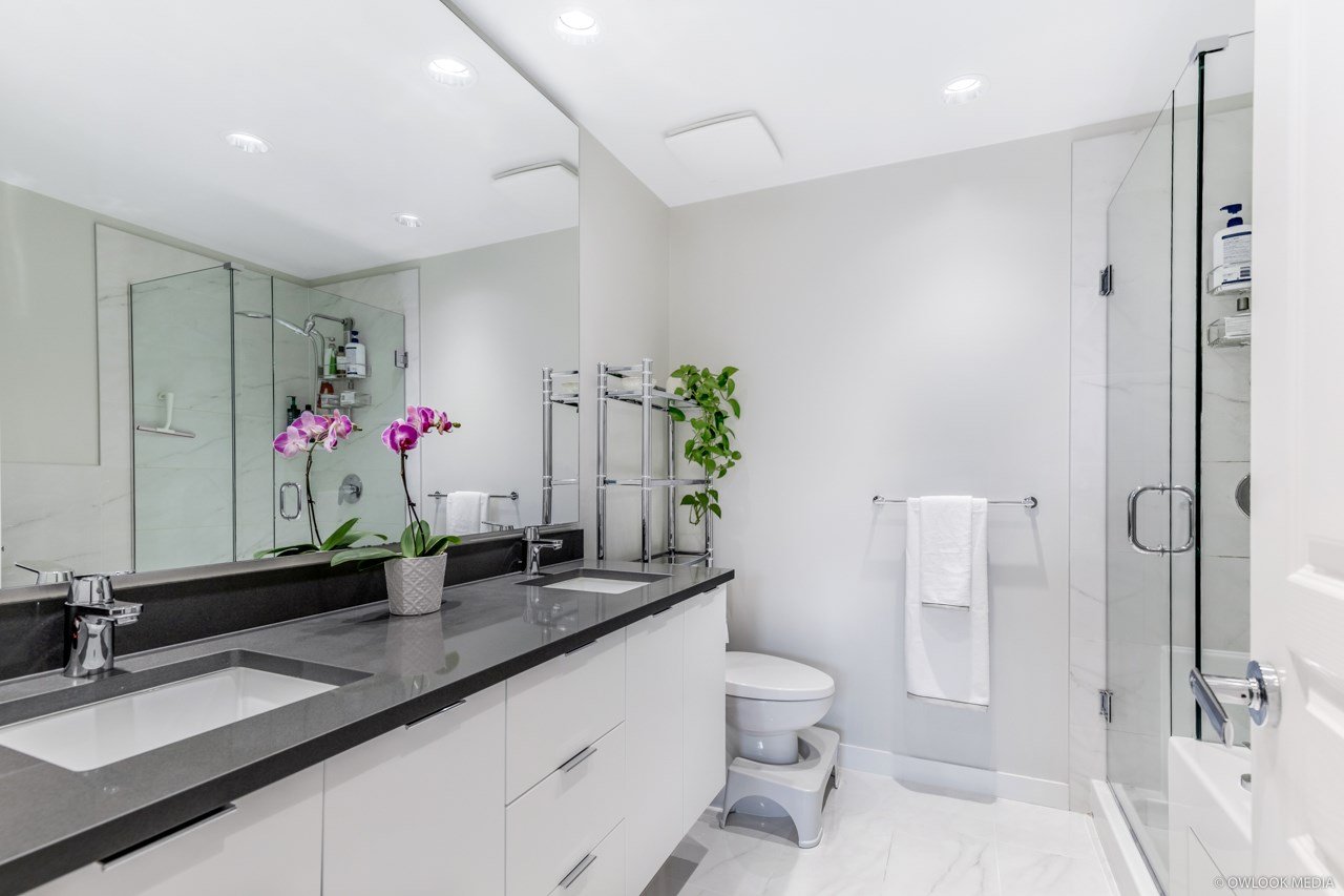 115-9366 Tomicki Avenue, Richmond