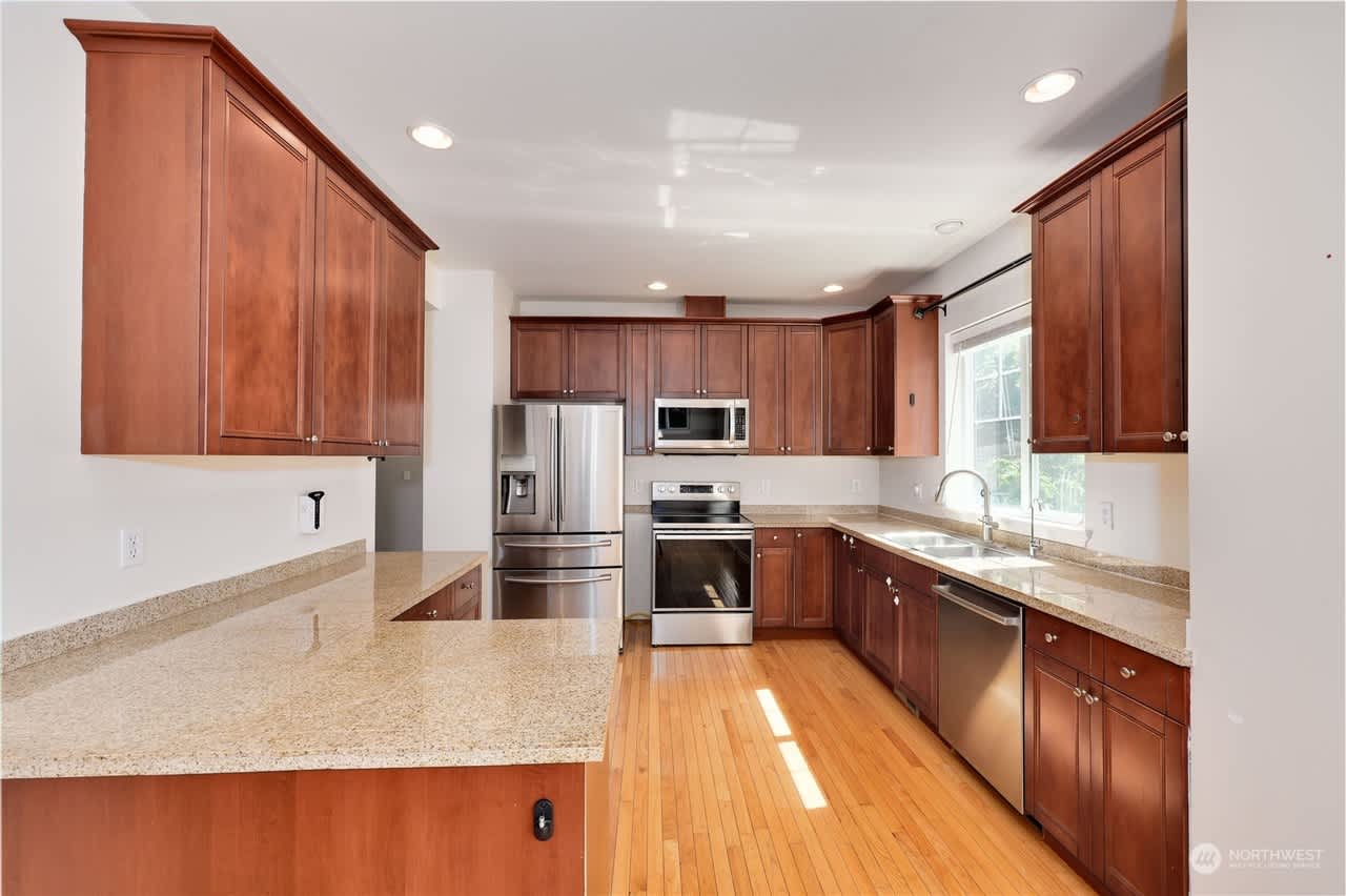 2125 Ford Ave
