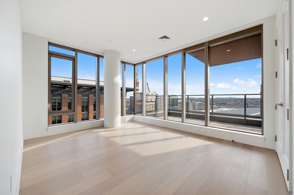 135 Seaport Blvd #Ph 2B