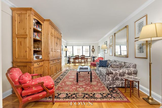 11 5th Ave, Unit 3F