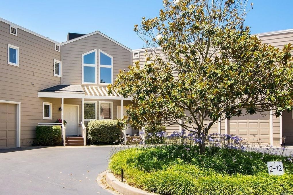 6 Parkview Cir
