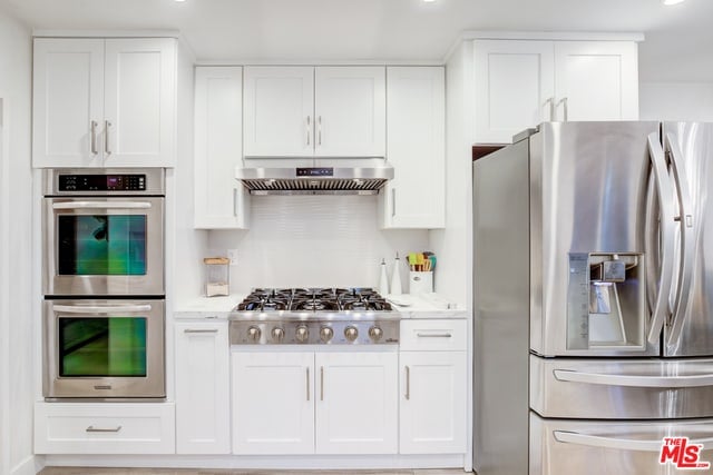 4450 Hayvenhurst Ave