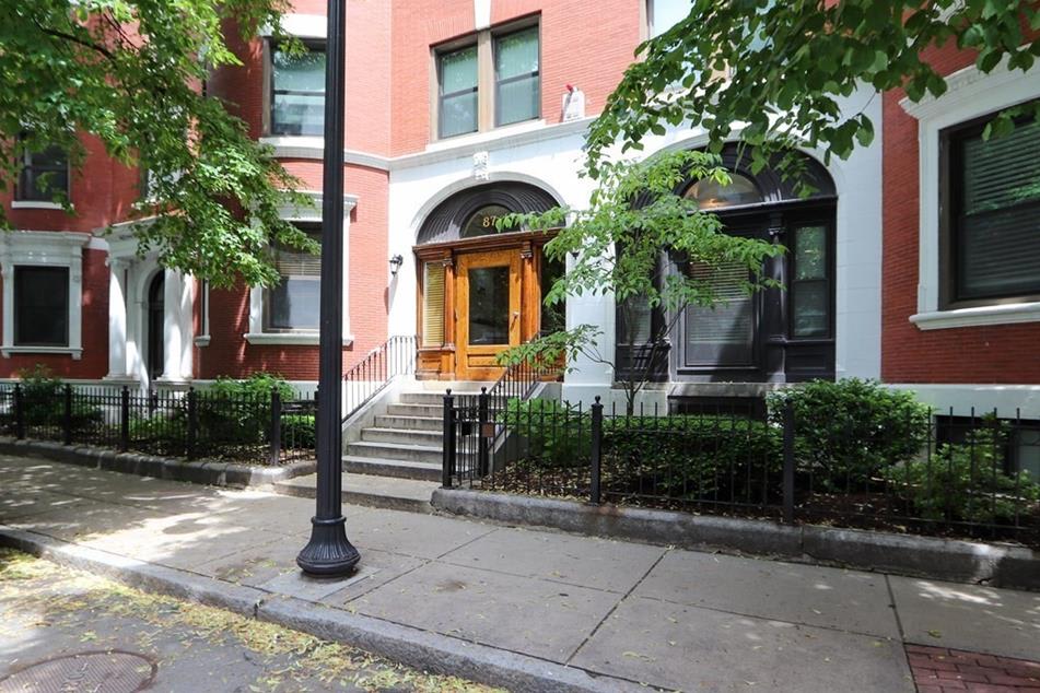 87 Gainsborough St #304