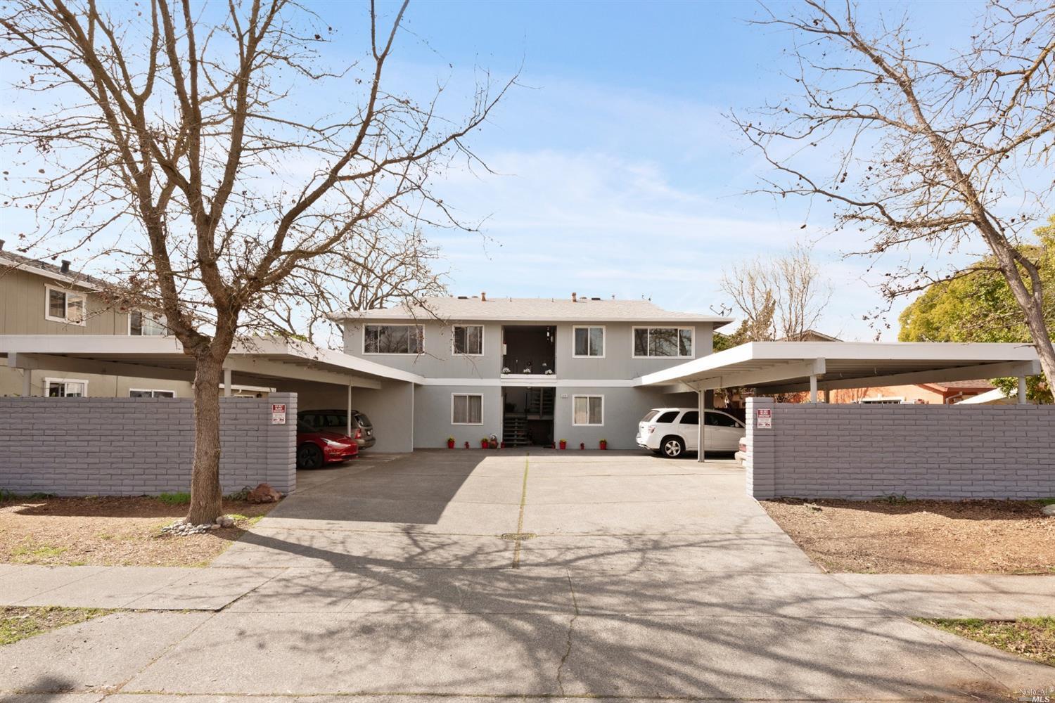 2325 Heidi Pl