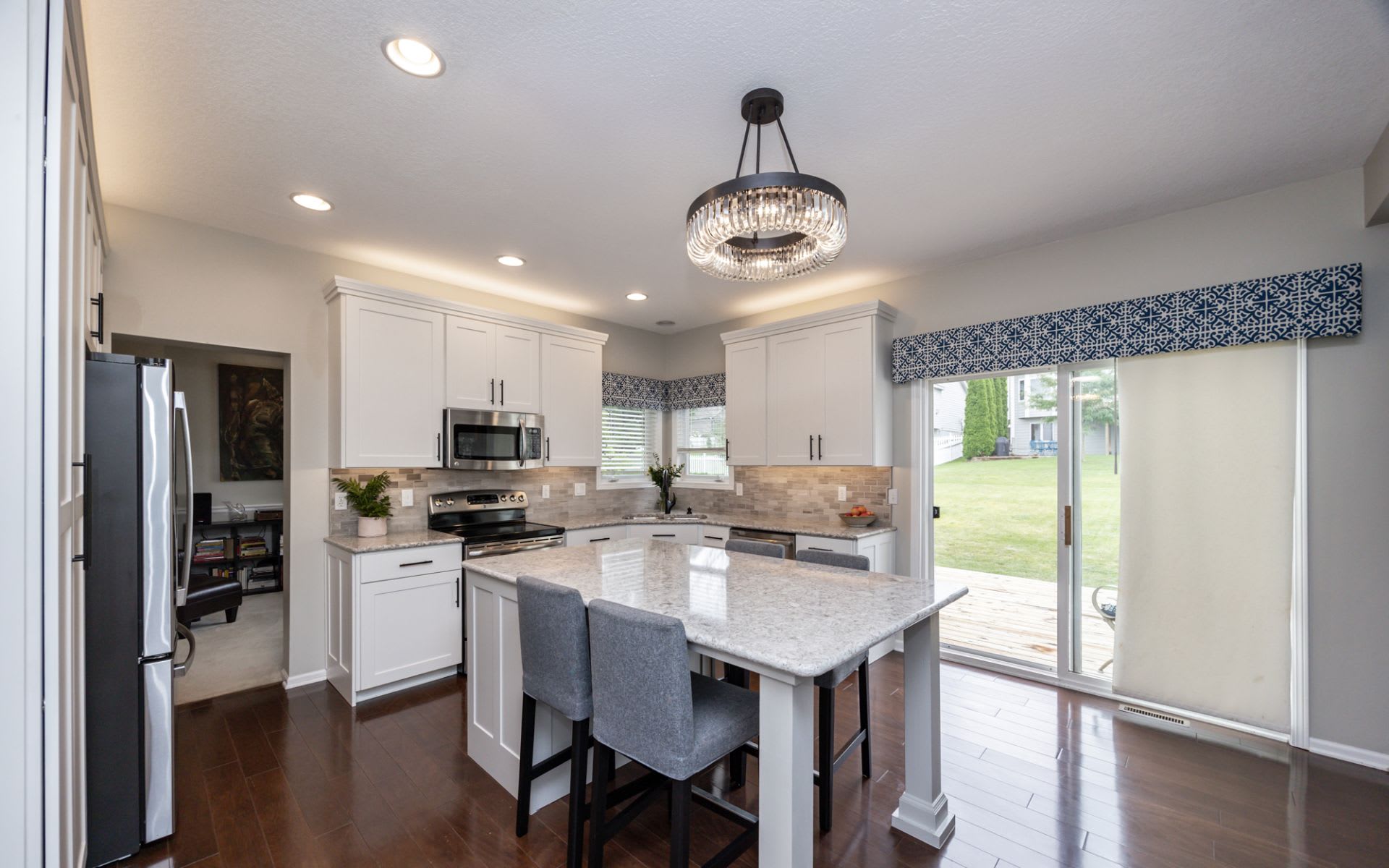 5542 Ponderosa Drive