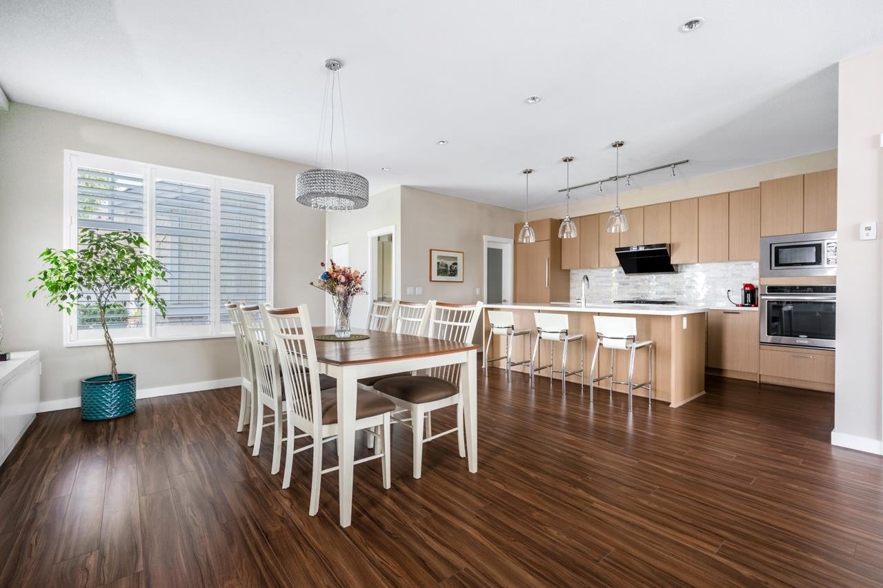 5-10500 Delsom Cres