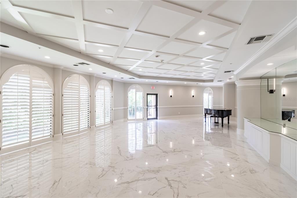 415 L Ambiance Dr, #C504