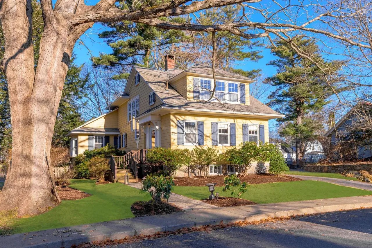 New Listing! 37 Cottage Farms Road, Cape Elizabeth, ME 04107 – $1,395,000