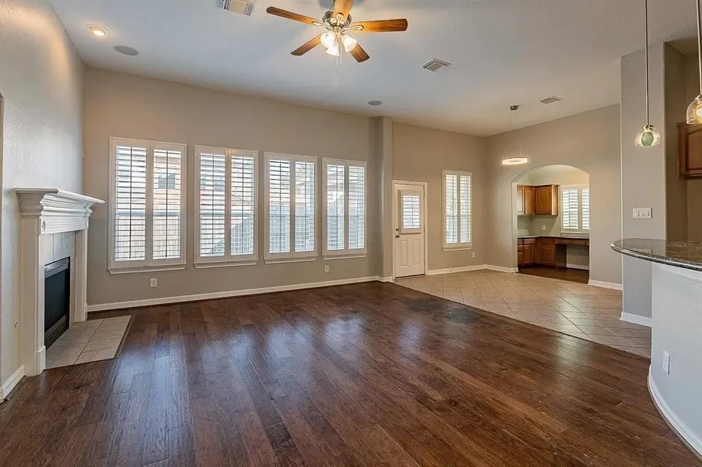 3011 Manchester Cv