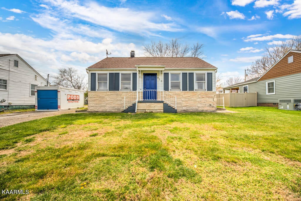 656 East Lincoln Rd