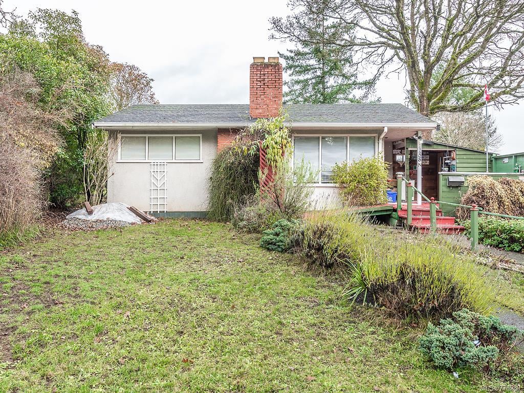 1158 Craigflower Rd
