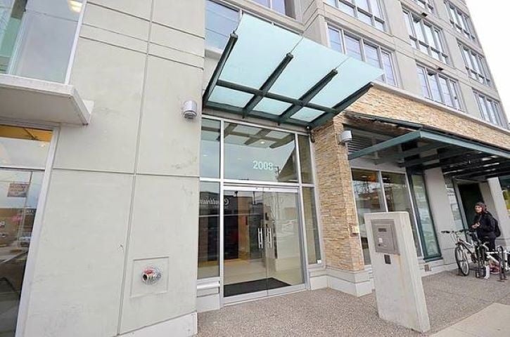 303-1680 W 4 Ave