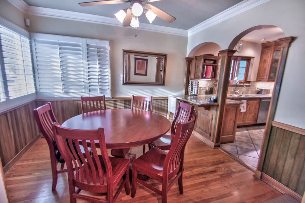 4546 Willowcrest Ave, Toluca Lake, CA