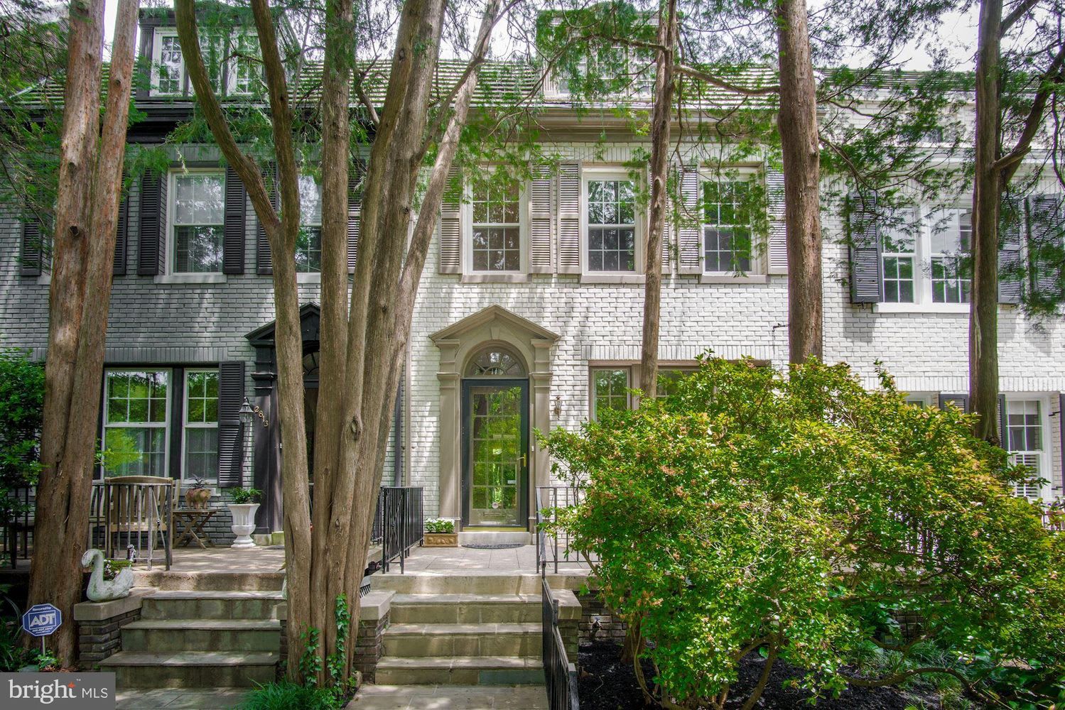 2811 Woodley Rd NW