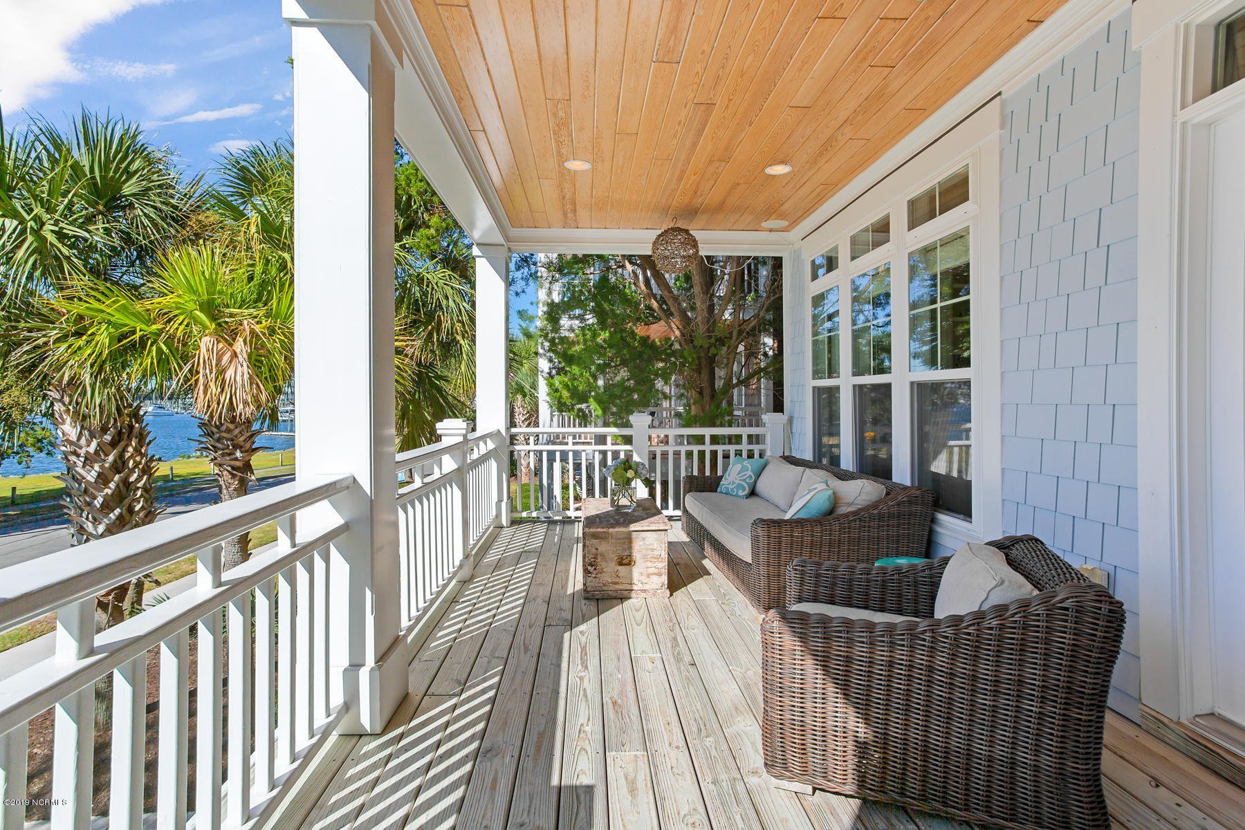 103 Island Dr