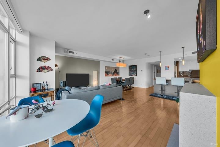 1101-1616 Bayshore Dr