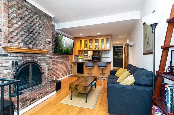 226 East 95th St Unit:104