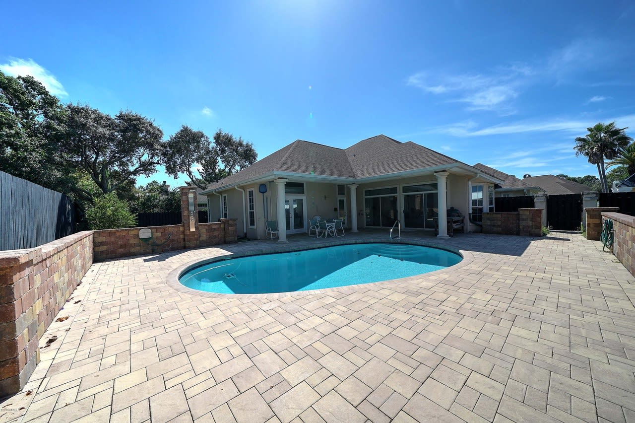 138 PALM GROVE Boulevard