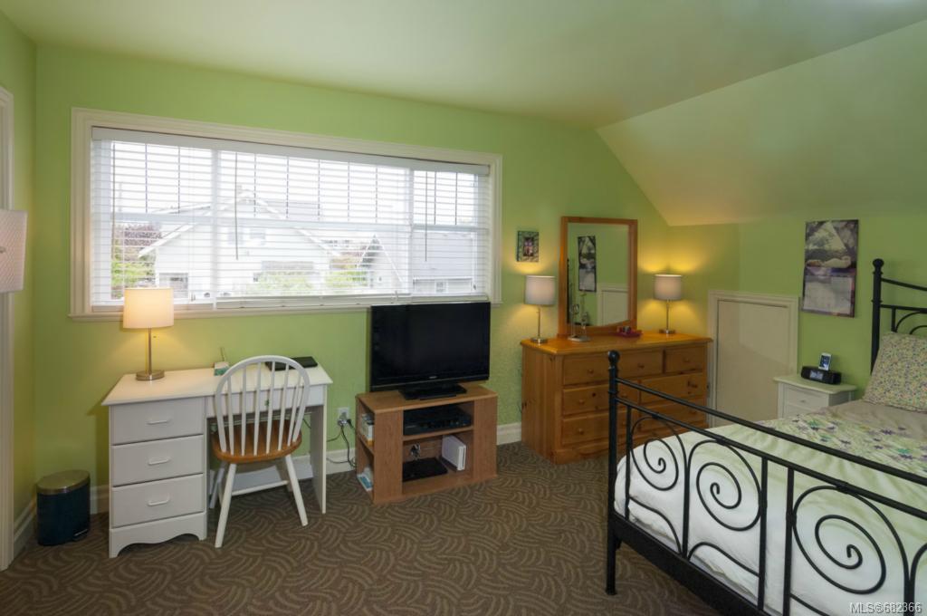 1640 Hollywood Cres