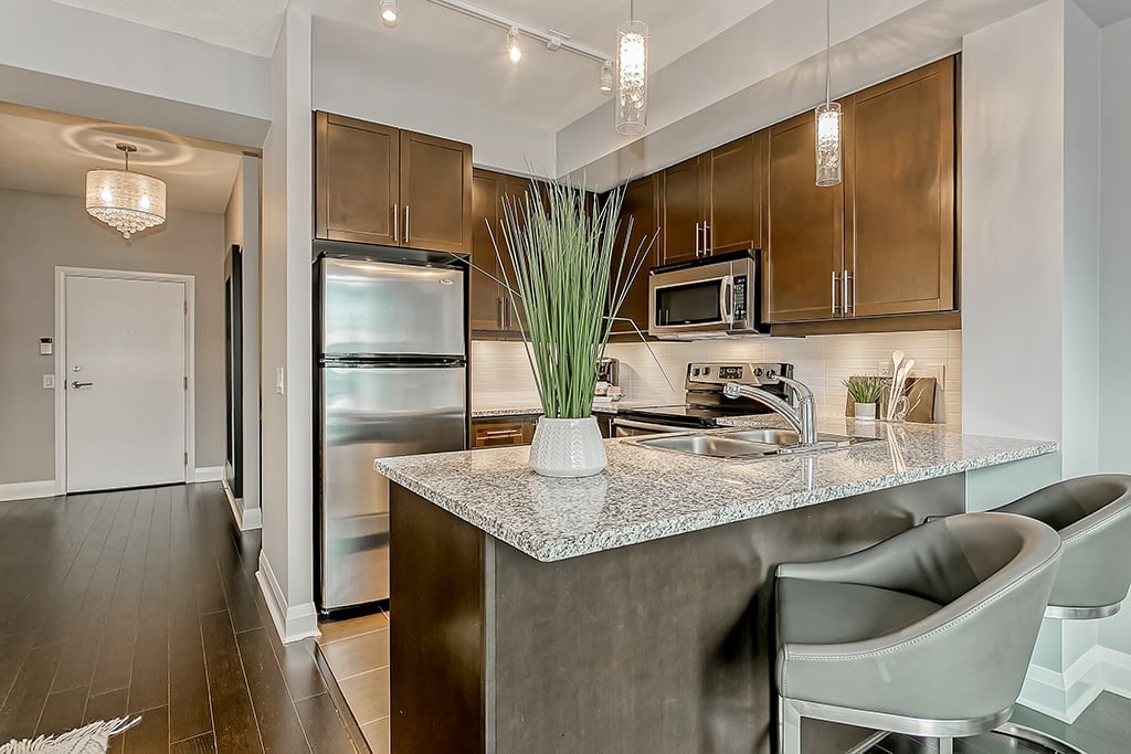 1 Hurontario St Unit 620