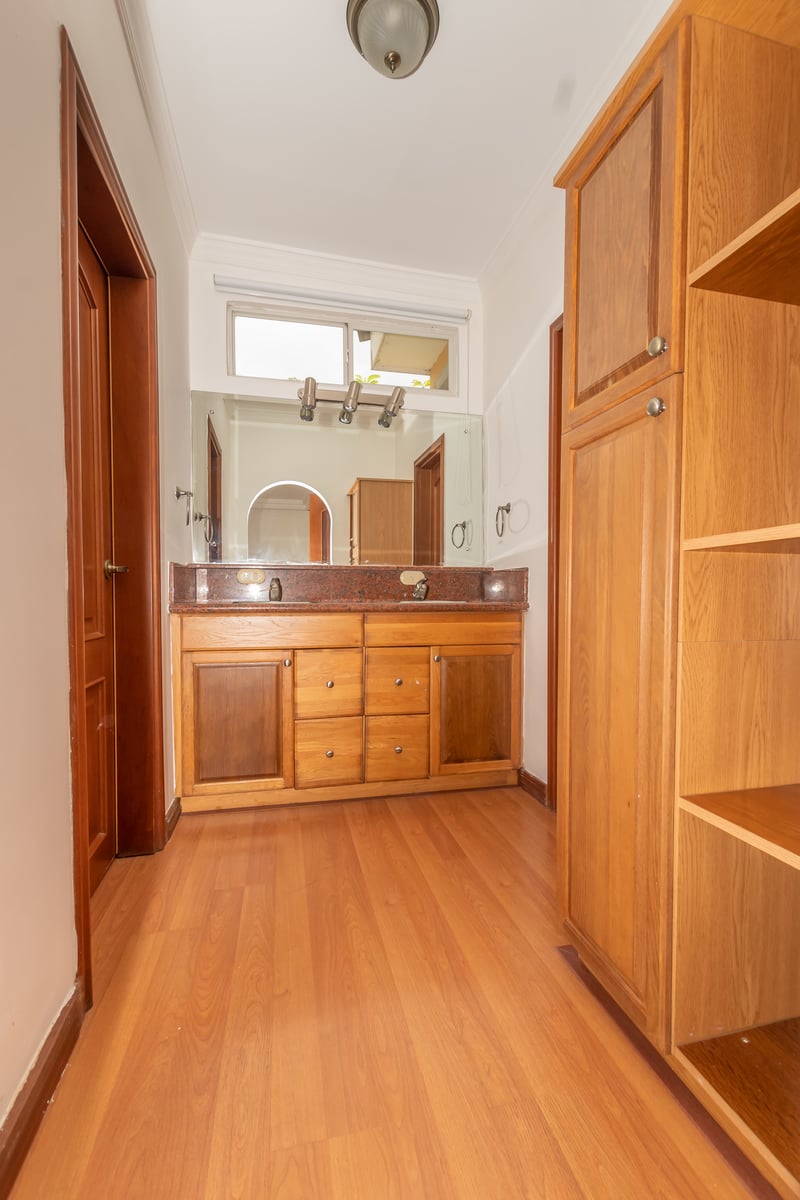 Colonial Gated Community Villa, Curridabat, San Jose