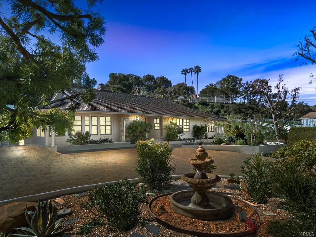 2680 Palos Verdes Dr N